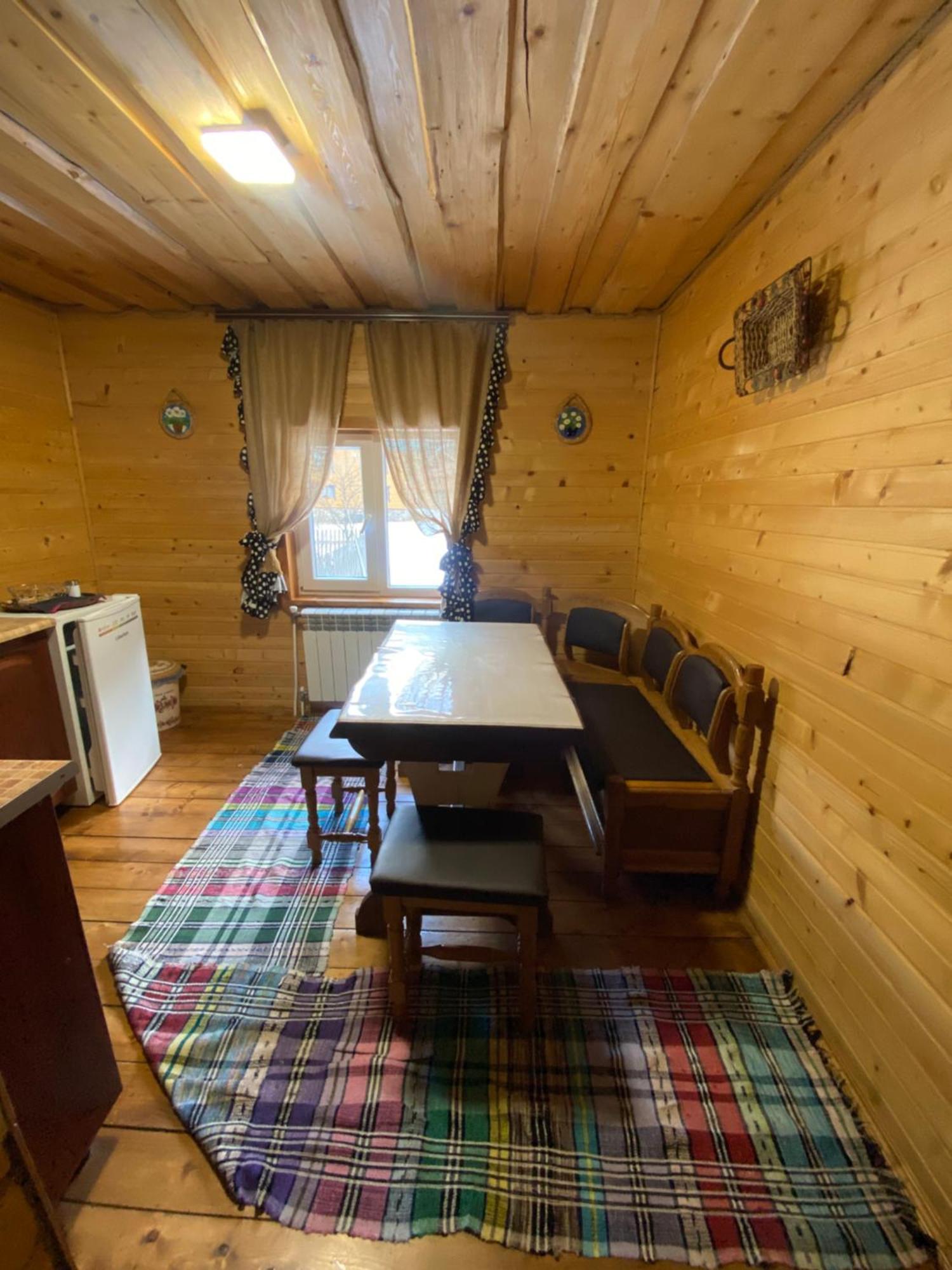 Сімейний Номер 1 Садиба У Ані Synevyrsʼka Polyana Exteriör bild